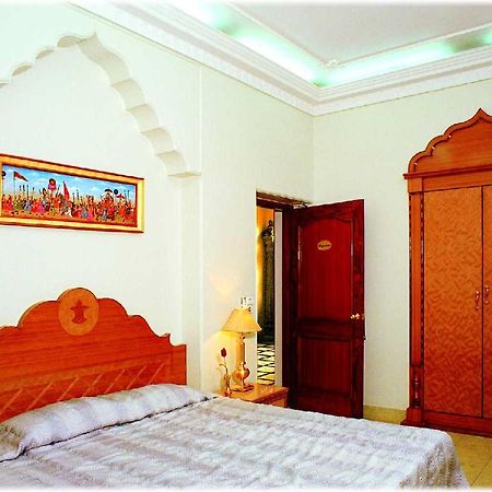 Bajaj Indian Home Stay New Delhi Bagian luar foto