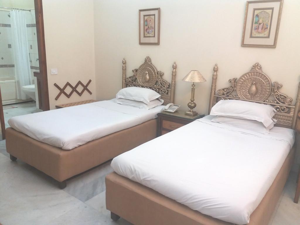 Bajaj Indian Home Stay New Delhi Bagian luar foto